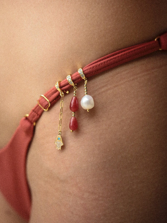 ISLA CHARMS